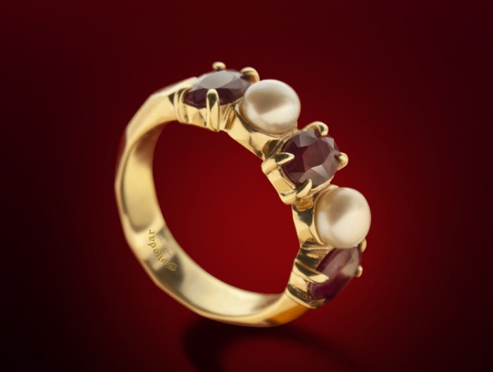 gold_red_ruby_ring_v777.jpg