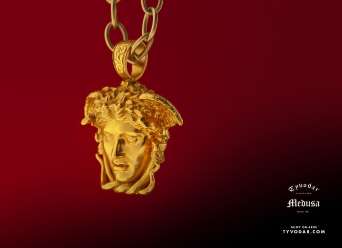gold14k_medusa_necklace_v1.jpg