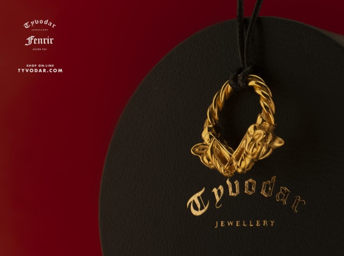 gold_fenrir_necklace_v7.jpg