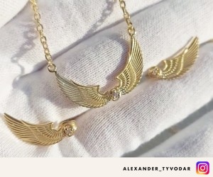 Gold angel wing necklace7777.jpg