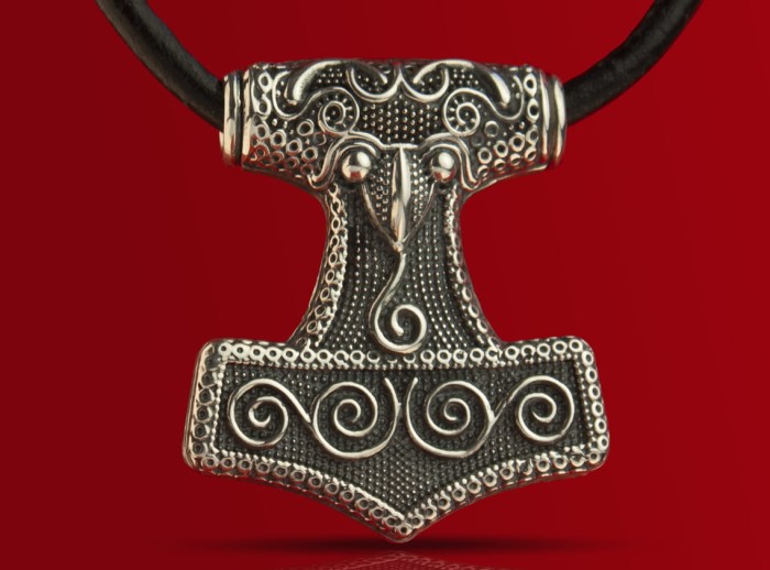 Thors hammer pendant_777.jpg