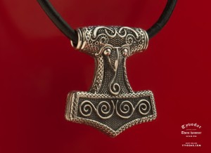 Thors hammer pendant_5.jpg