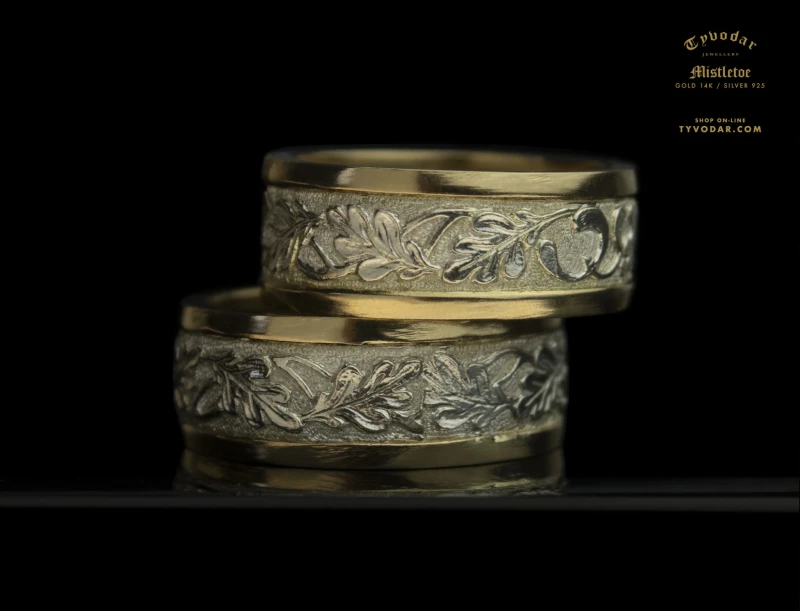 mistletoe wedding rings_7_.jpg