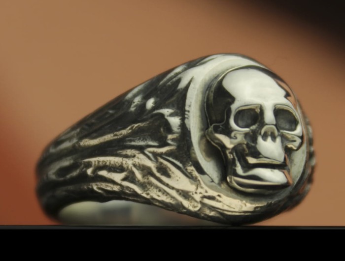 skull ring | 777.jpg
