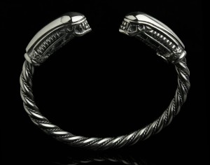 alien_cuff_bracelet_37.jpg