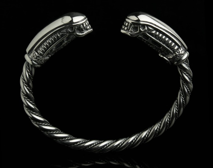 alien_cuff_bracelet_37.jpg