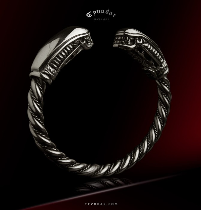 alien_cuff_bracelet.jpg