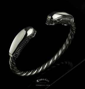 alien_cuff_bracelet_27.jpg