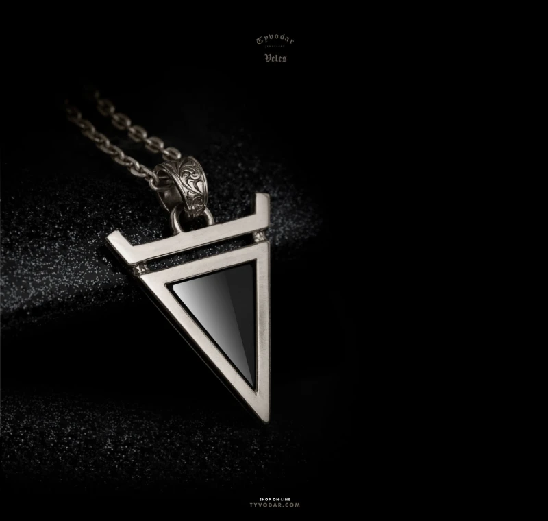 veles_onyx_silver_onyx.jpg