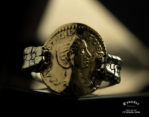 Gold Snake Ring TYVODAR 47.jpg