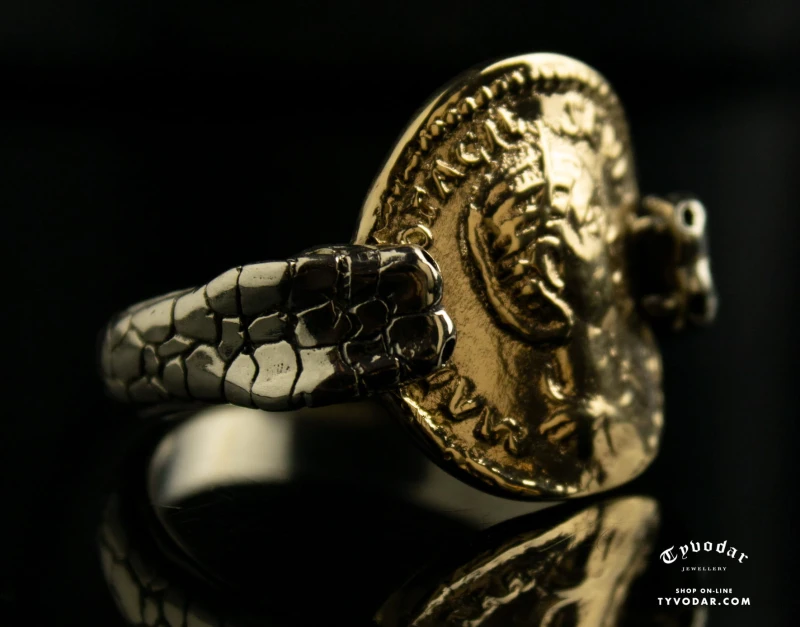 Gold Snake Ring TYVODAR 207.jpg