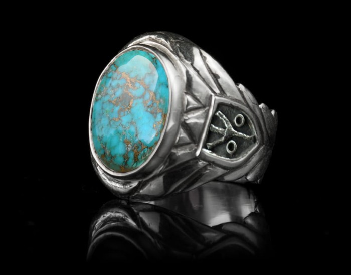 Rune signet ring_TYVODAR.jpg