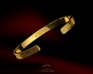 Viking Rune Bracelet_gold_750_TYVODAR_v2.jpg