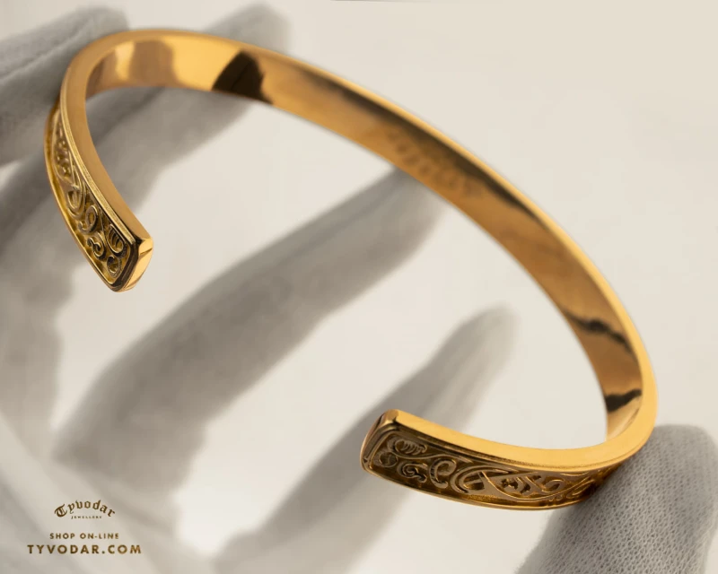 Viking Rune Bracelet_gold_750_TYVODAR_v4.jpg