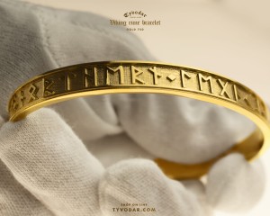 Viking Rune Bracelet_gold_750_TYVODAR_v6.jpg