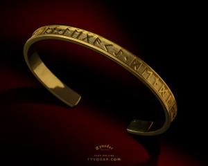 Viking Rune Bracelet_gold_750_TYVODAR.jpg