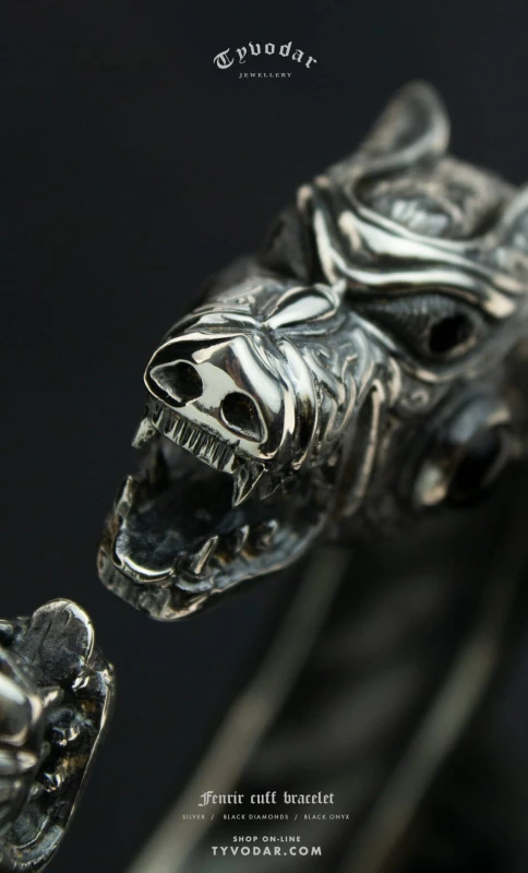 FENRIR_cuff_bracelet_tyvodar_v777.jpg