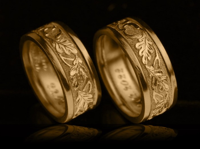 mistletoe-wedding-rings777.jpg