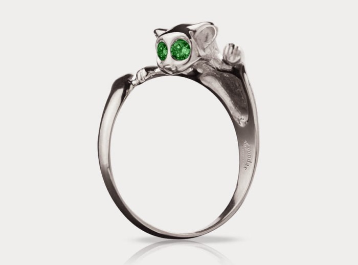 Silver_cat_ring.jpg